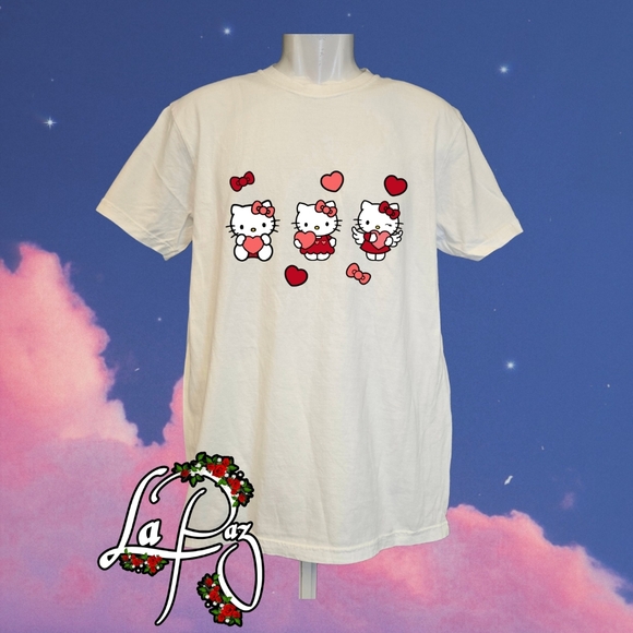 Hot Topic Tops - Hello kitty valentines Tshirt